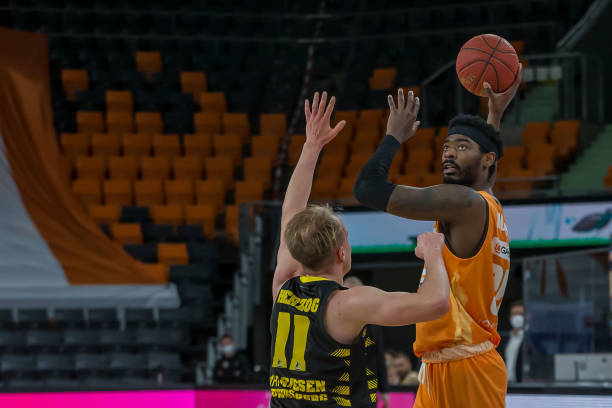 功地引导了 功地引导了