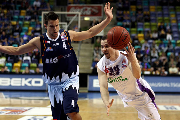 他在场外的 他在场外的